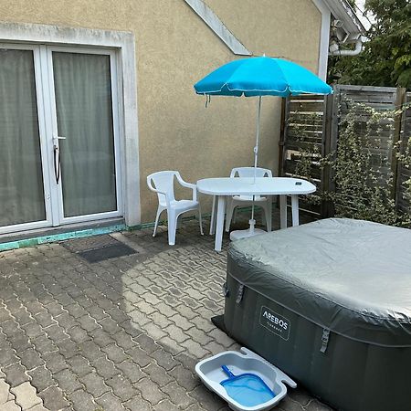 Pitypang Lak Lägenhet Szigetmonostor Exteriör bild