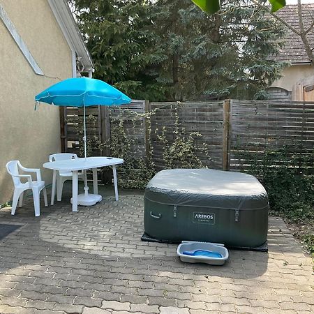 Pitypang Lak Lägenhet Szigetmonostor Exteriör bild